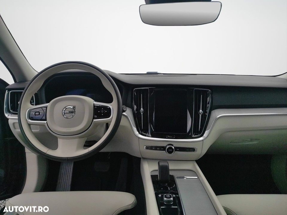 Volvo V60 B4 MHEV AT Plus Dark - 14