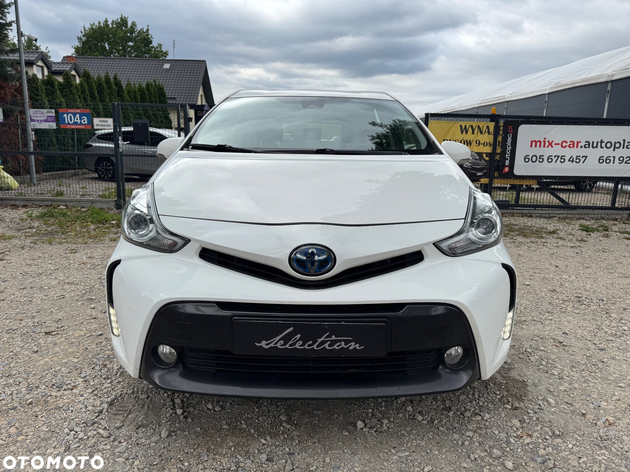 Toyota Prius+ (Hybrid) Comfort - 3