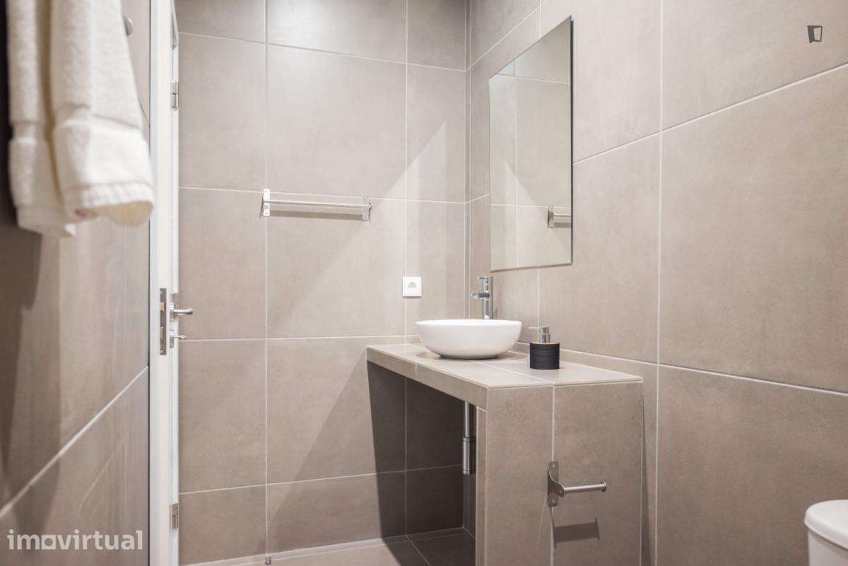 Apartamento com 2 quartos - localizado em Campanhã Porto - Grande imagem: 2/54
