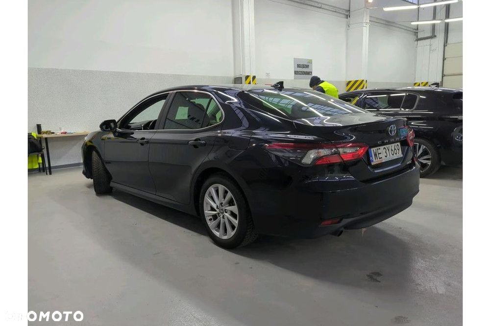 Toyota Camry 2.5 Hybrid Comfort CVT - 2