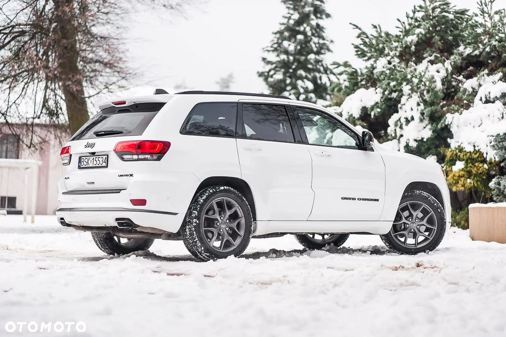 Jeep Grand Cherokee - 16