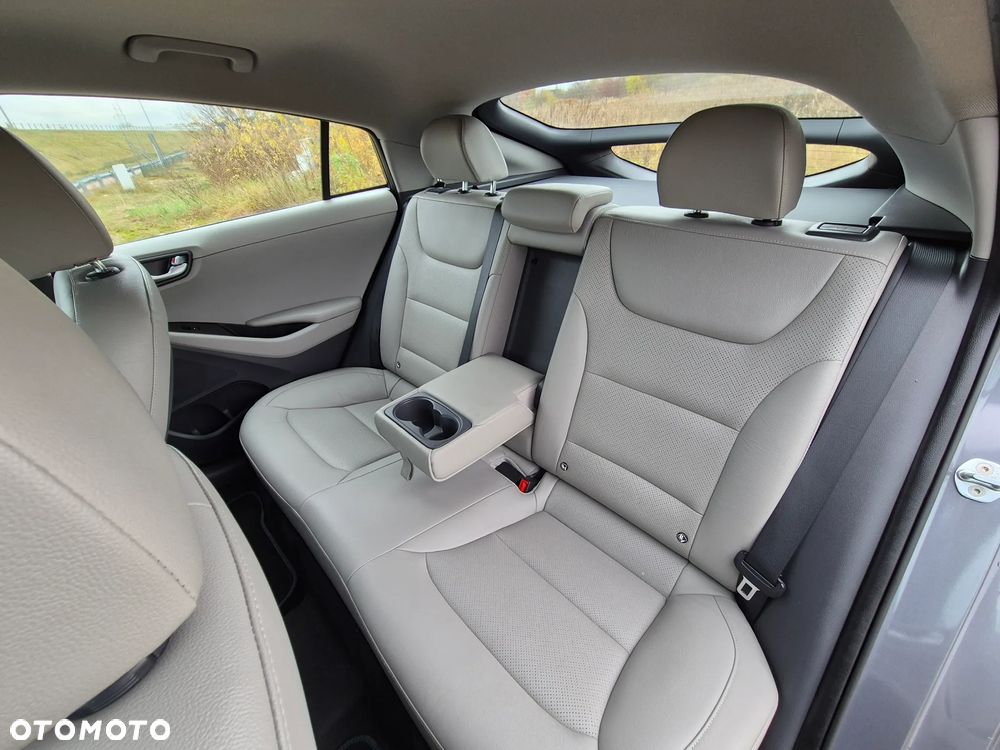Hyundai IONIQ hybrid Premium - 19