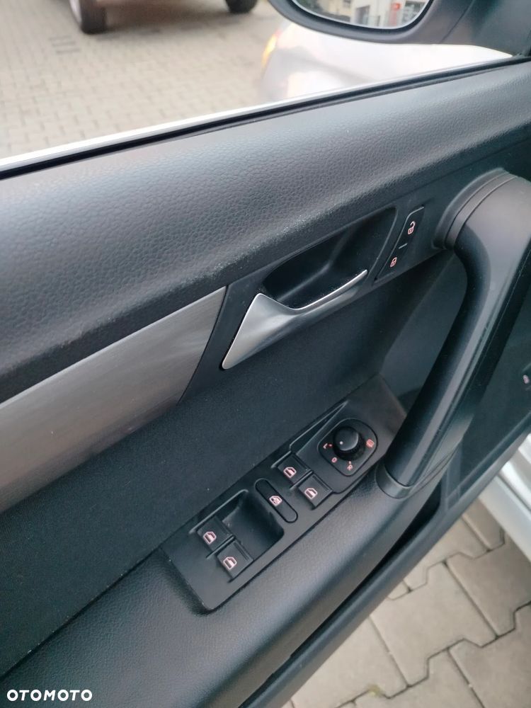 Volkswagen Passat - 16