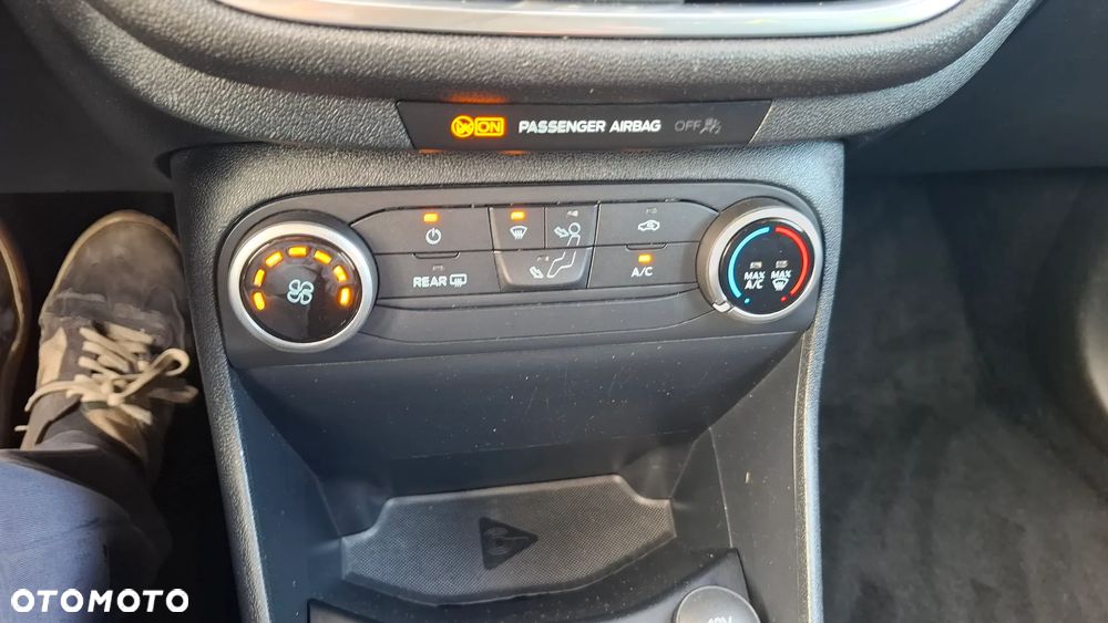 Ford Fiesta 1.1 S&S COOL&CONNECT - 13