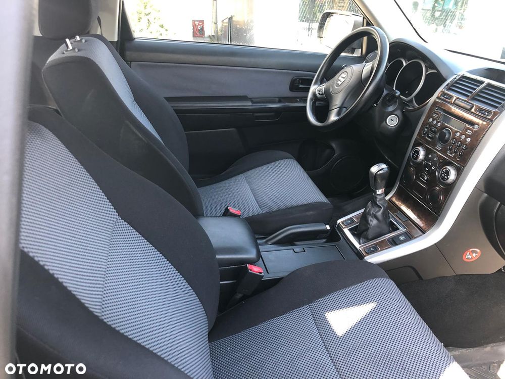 Suzuki Grand Vitara 1.6 - 8