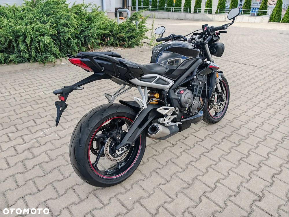 Triumph Street Triple - 8