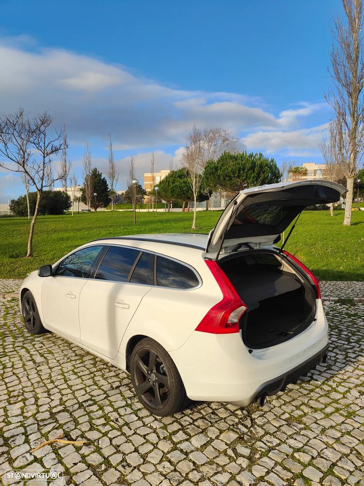 Volvo V60 2.0 D3 R-Design - 9