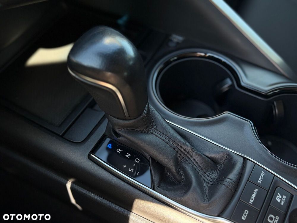 Toyota Camry 2.5 Hybrid Comfort CVT - 27