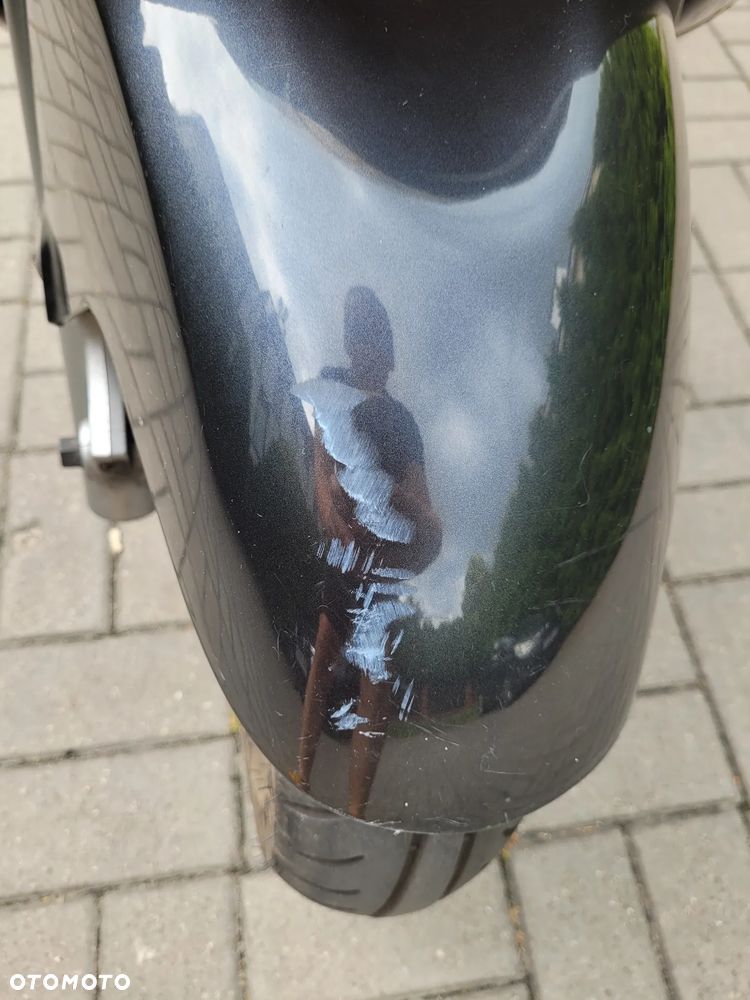 Suzuki Burgman - 13