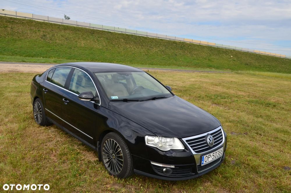 Volkswagen Passat 2.0 TDI DPF Highline - 13