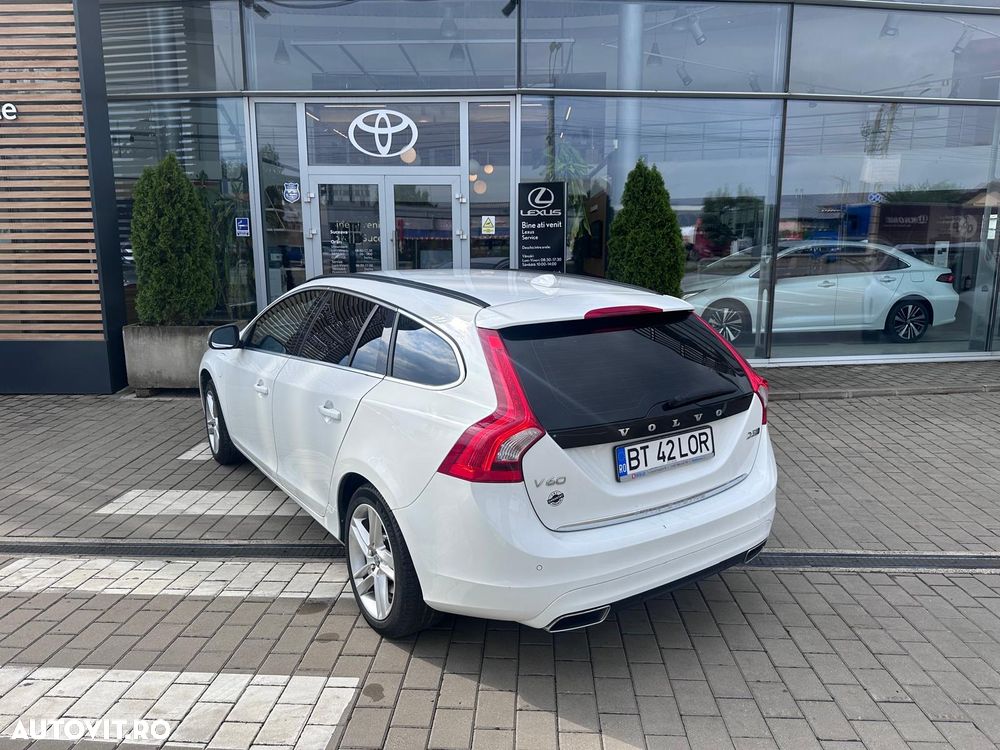 Volvo V60 T8 eAWD Momentum - 5