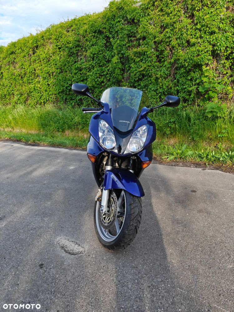 Honda VFR - 3