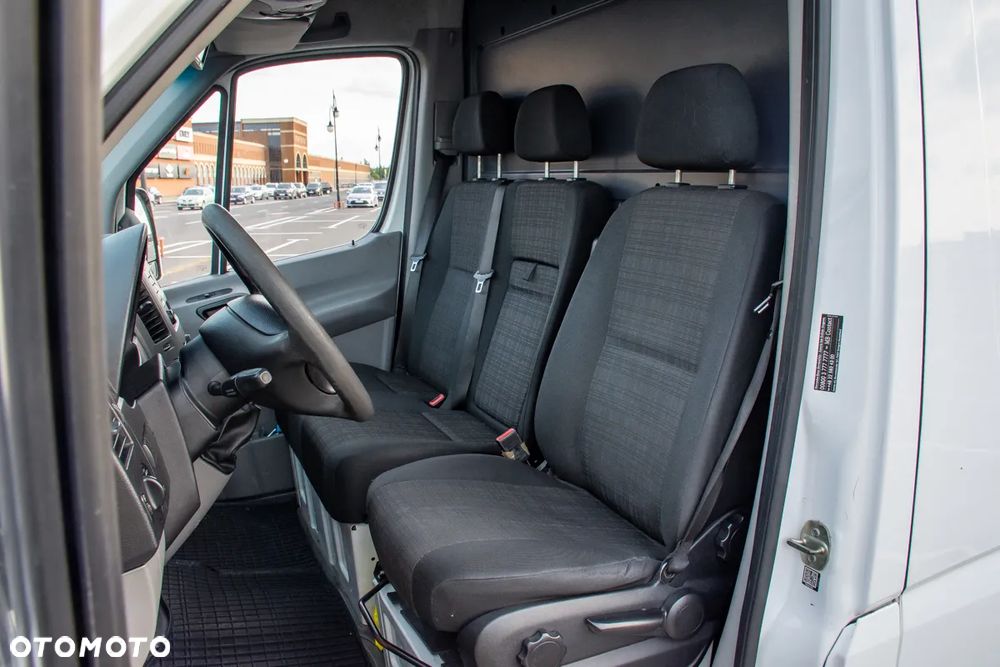 Mercedes-Benz Sprinter - 9