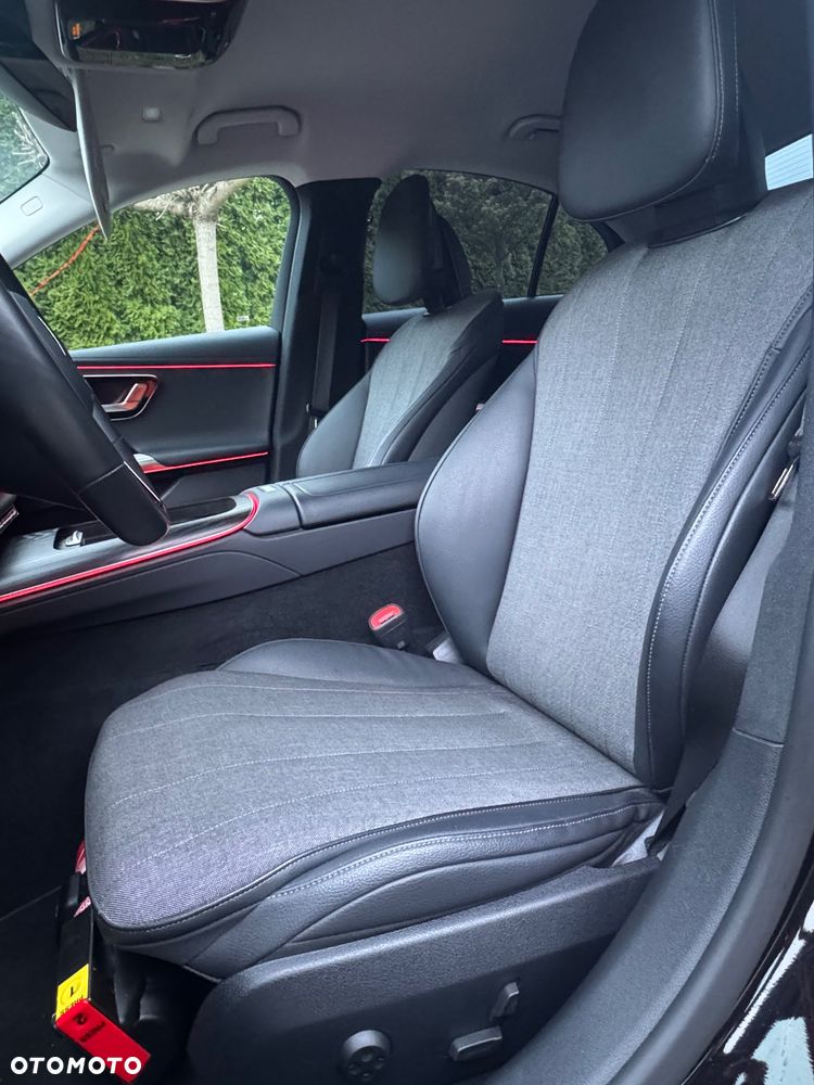 Mercedes-Benz Klasa E 220 d 4-Matic - 24