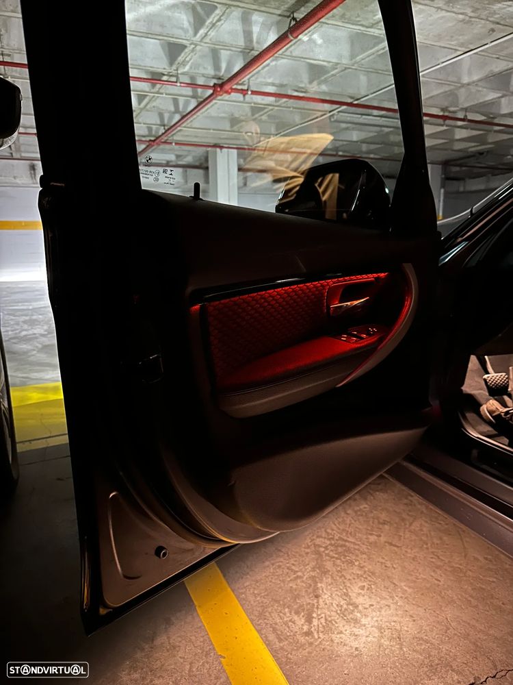 BMW 330 e iPerformance Pack M - 21