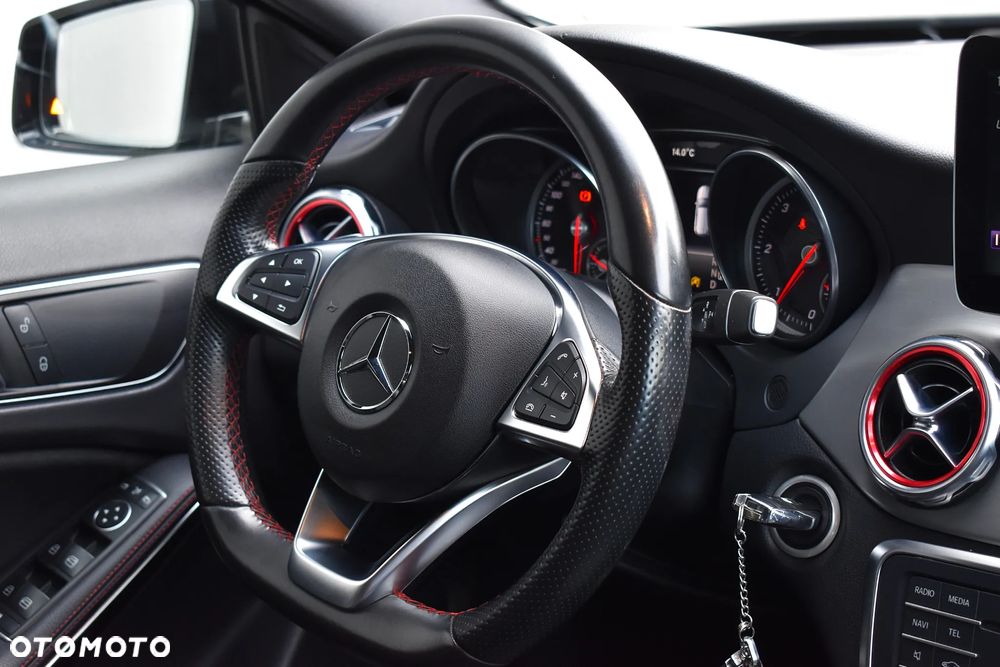 Mercedes-Benz GLA 200 d 7G-DCT AMG Line - 18