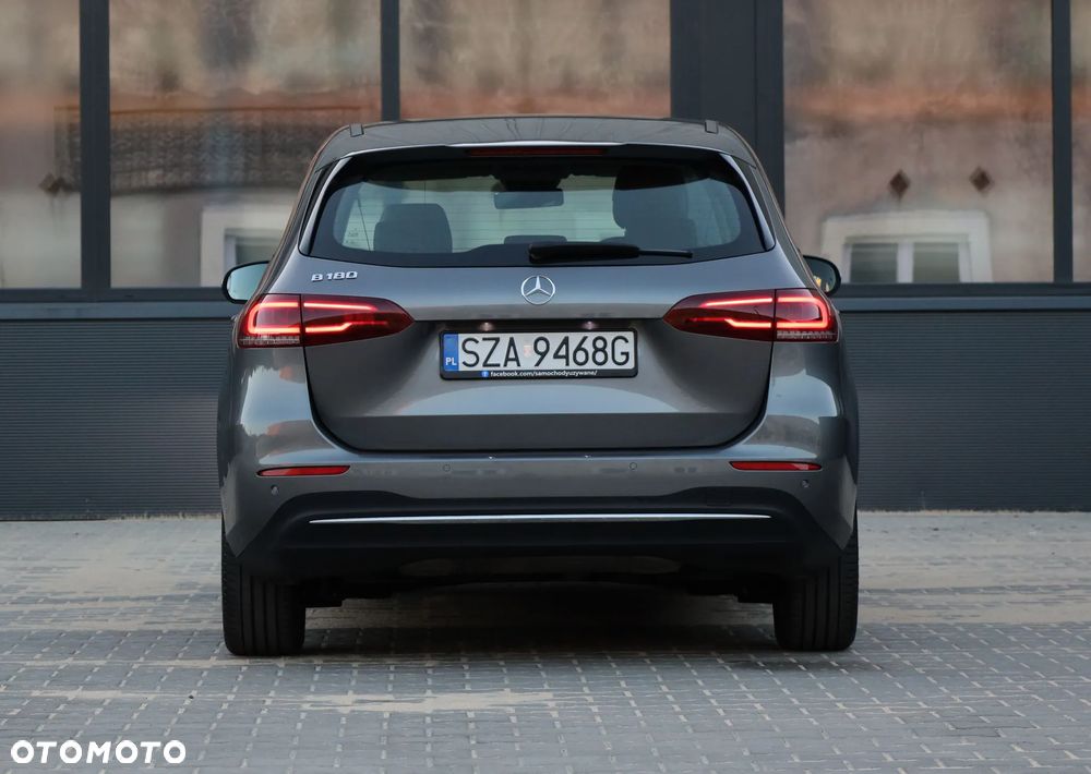 Mercedes-Benz Klasa B 180 7G-DCT - 37