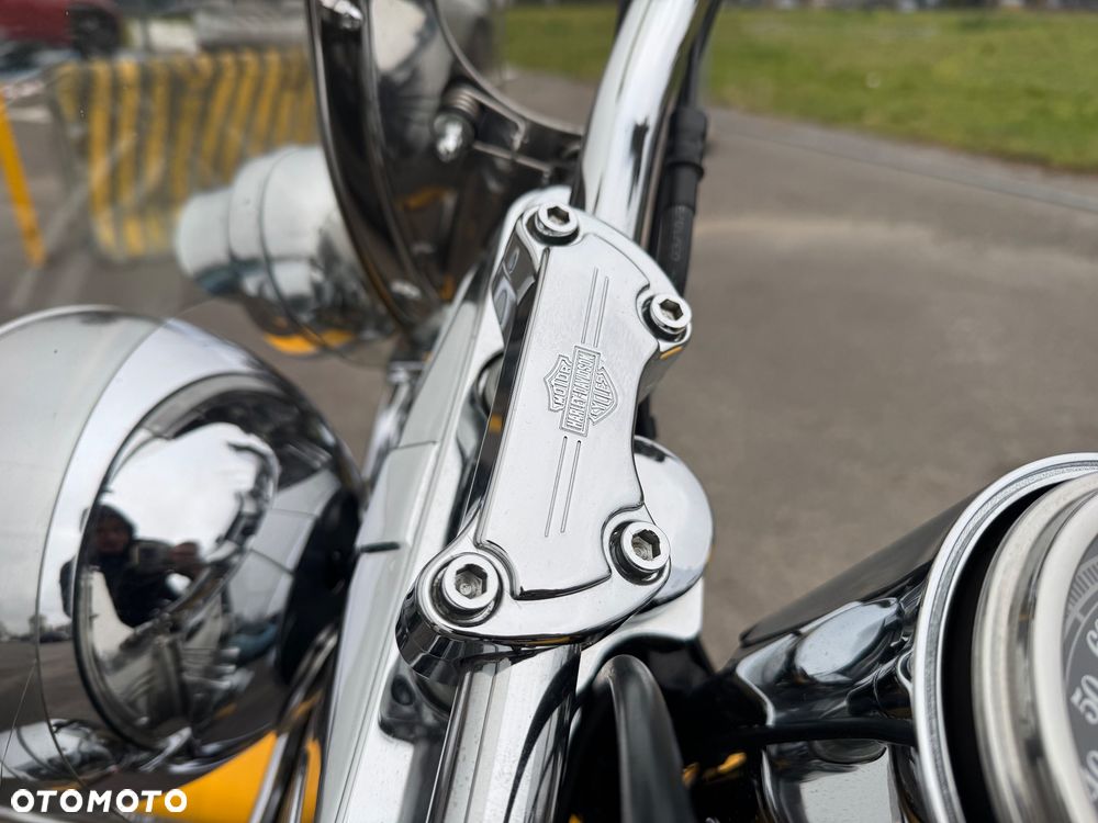 Harley-Davidson Softail Heritage Classic - 12