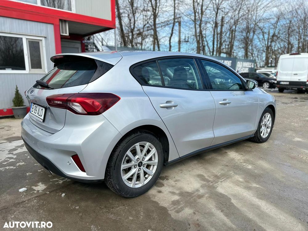 FORD Focus 2022 — imagine 5