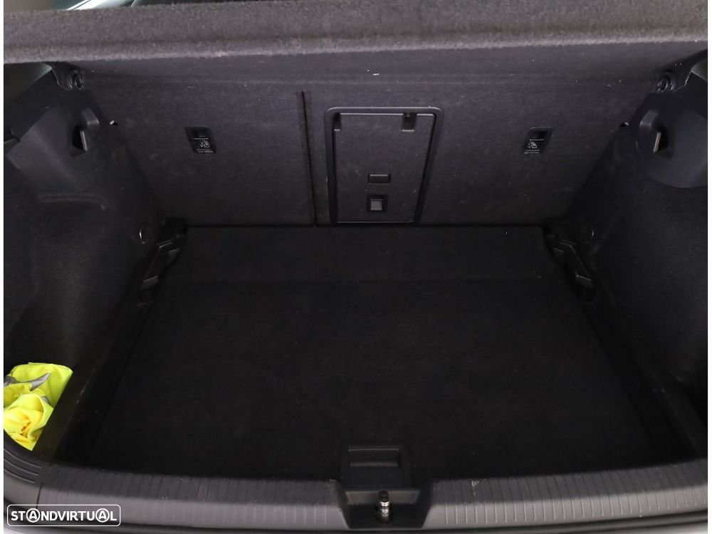 VW Golf 1.0 TSI Life - 27