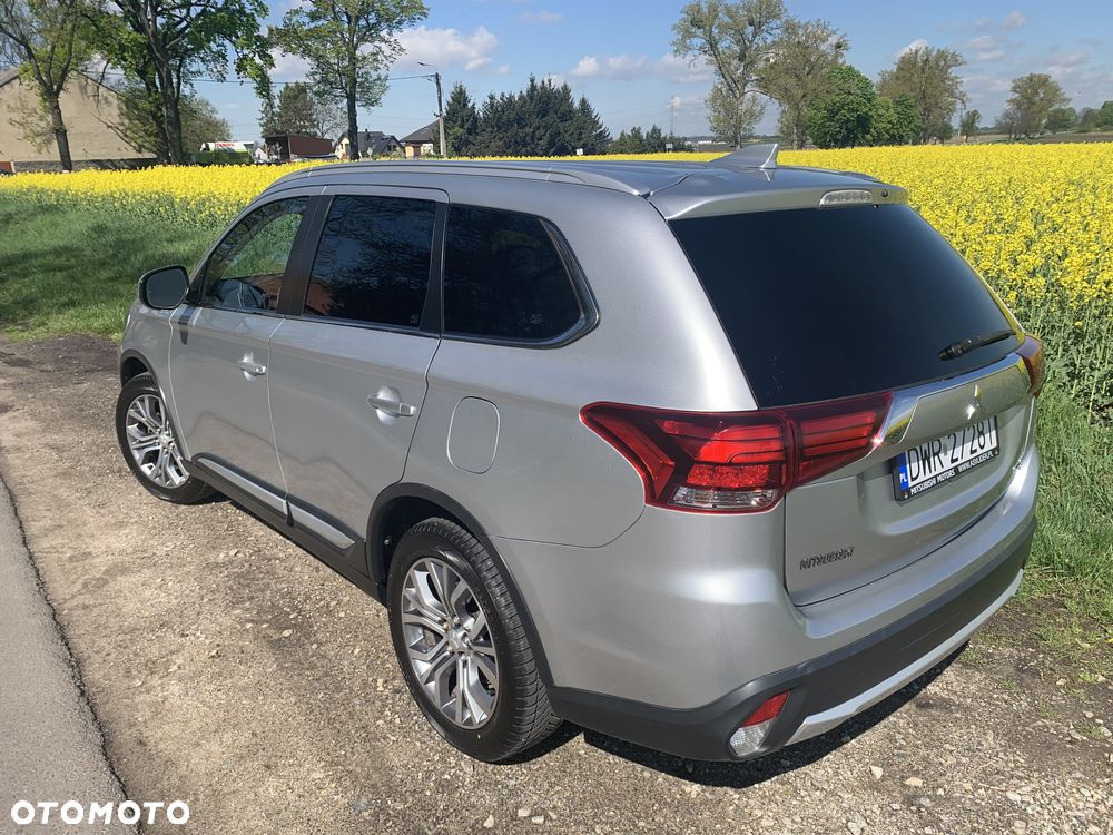 Mitsubishi Outlander - 3