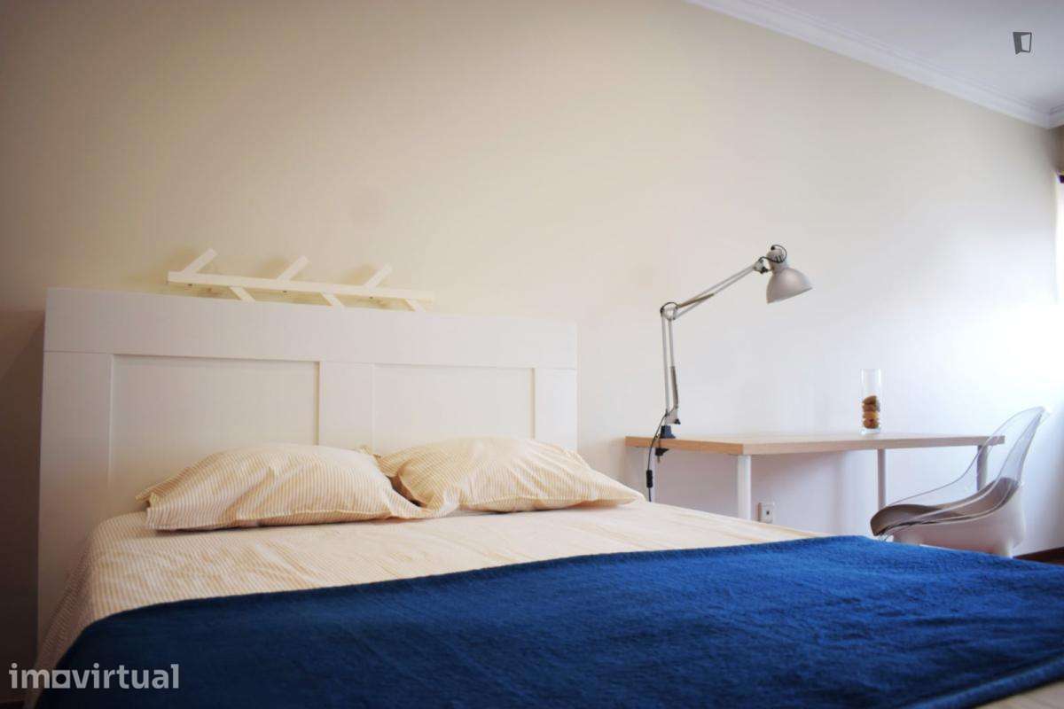 Quarto - localizado em Paranhos Porto - Grande imagem: 3/14