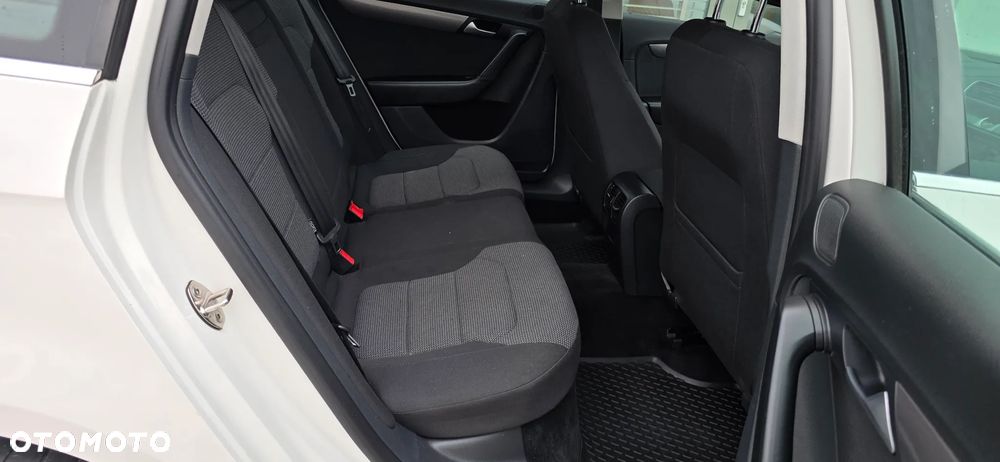 Volkswagen Passat 2.0 TDI Comfortline - 26