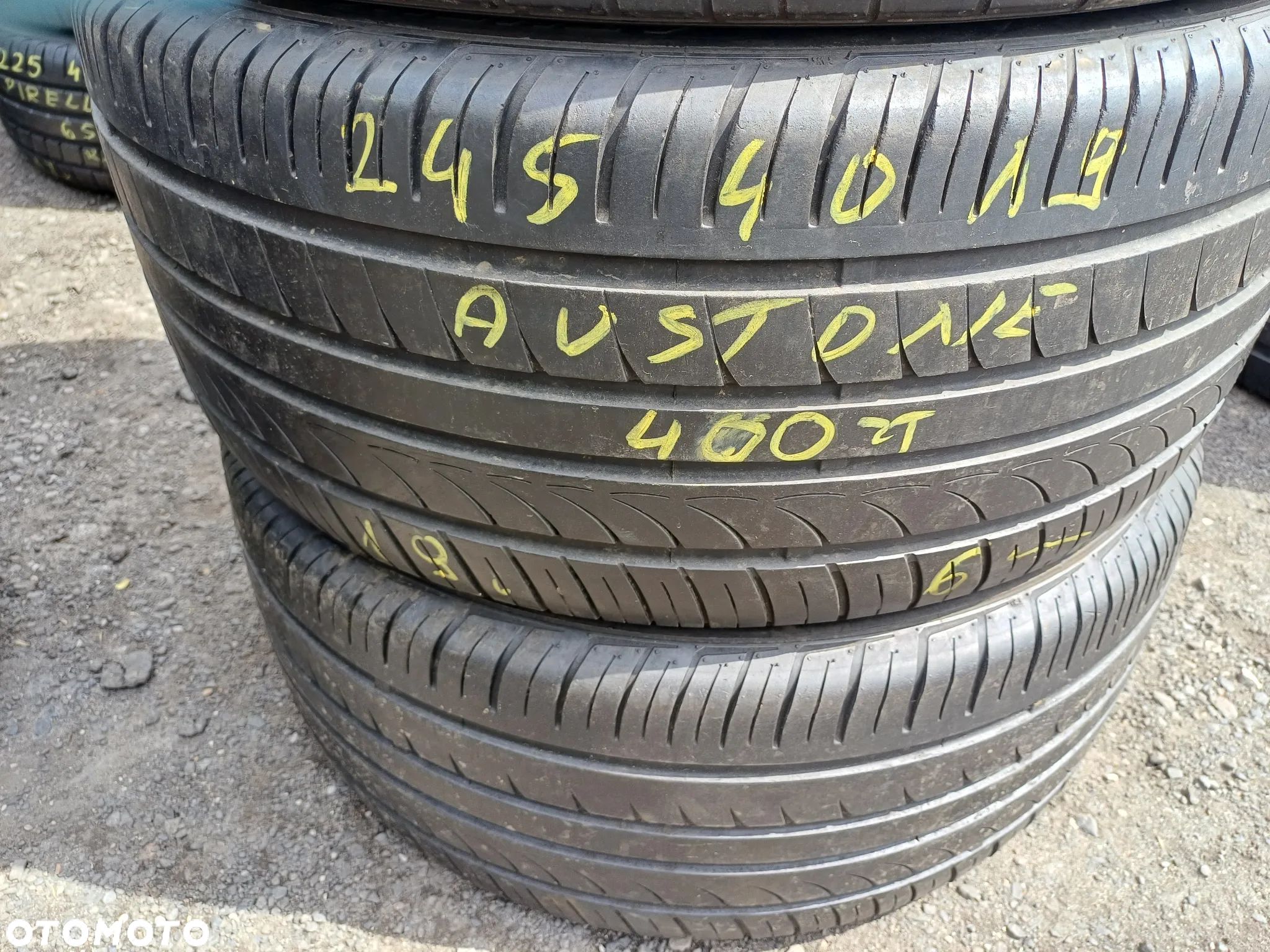 245/40/19 Austone - 1