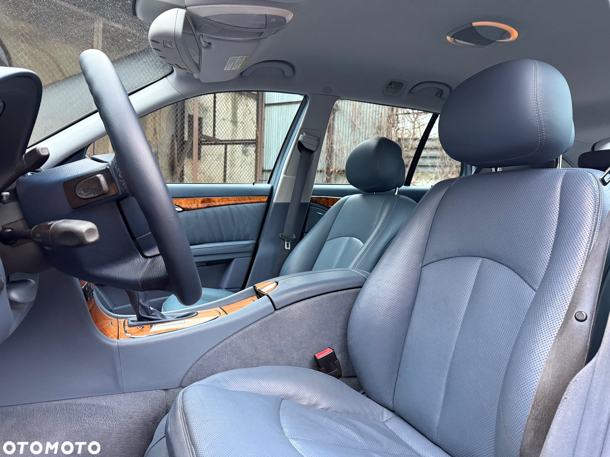 Mercedes-Benz Klasa E 320 T CDI Avantgarde DPF Sport Edition - 13