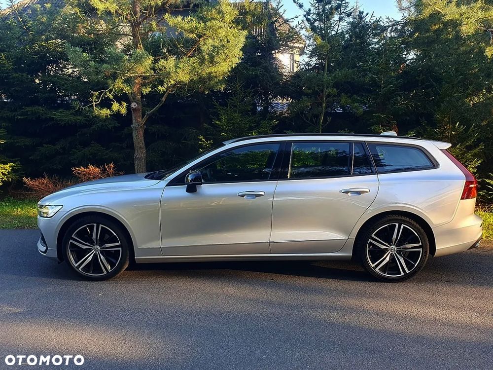 Volvo V60 B3 B DKG Momentum Pro - 31
