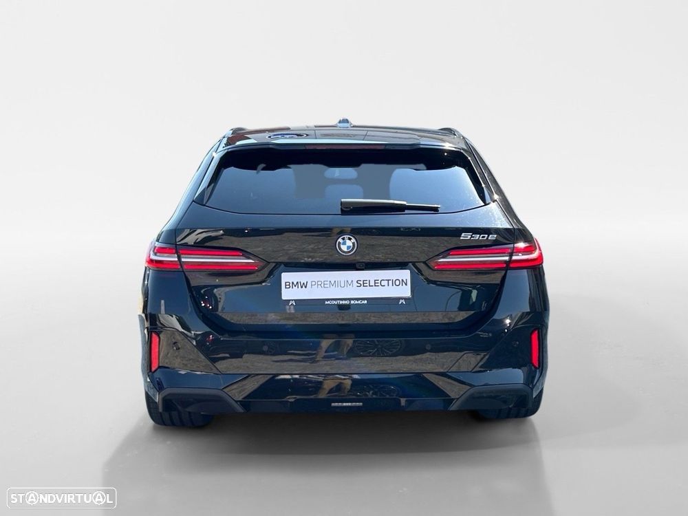 BMW 530 e Pack Desportivo M - 4