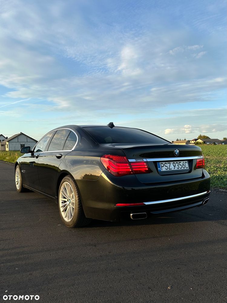 BMW Seria 7 750i xDrive Edition Exclusive - 8