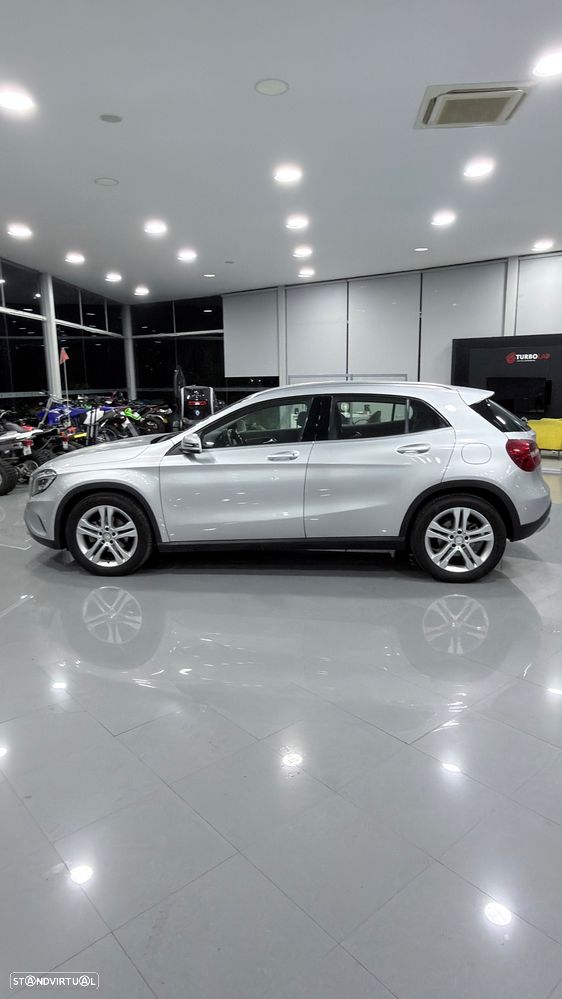 Mercedes-Benz GLA 200 AMG Line - 10