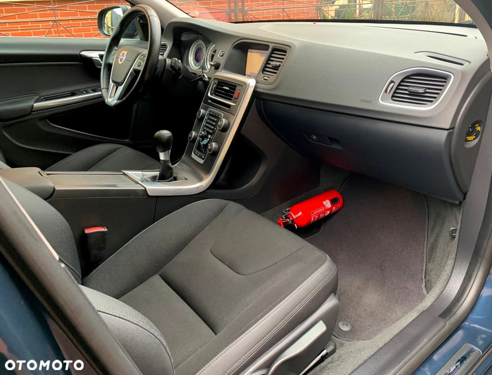 Volvo V60 ver-d2-momentum - 14