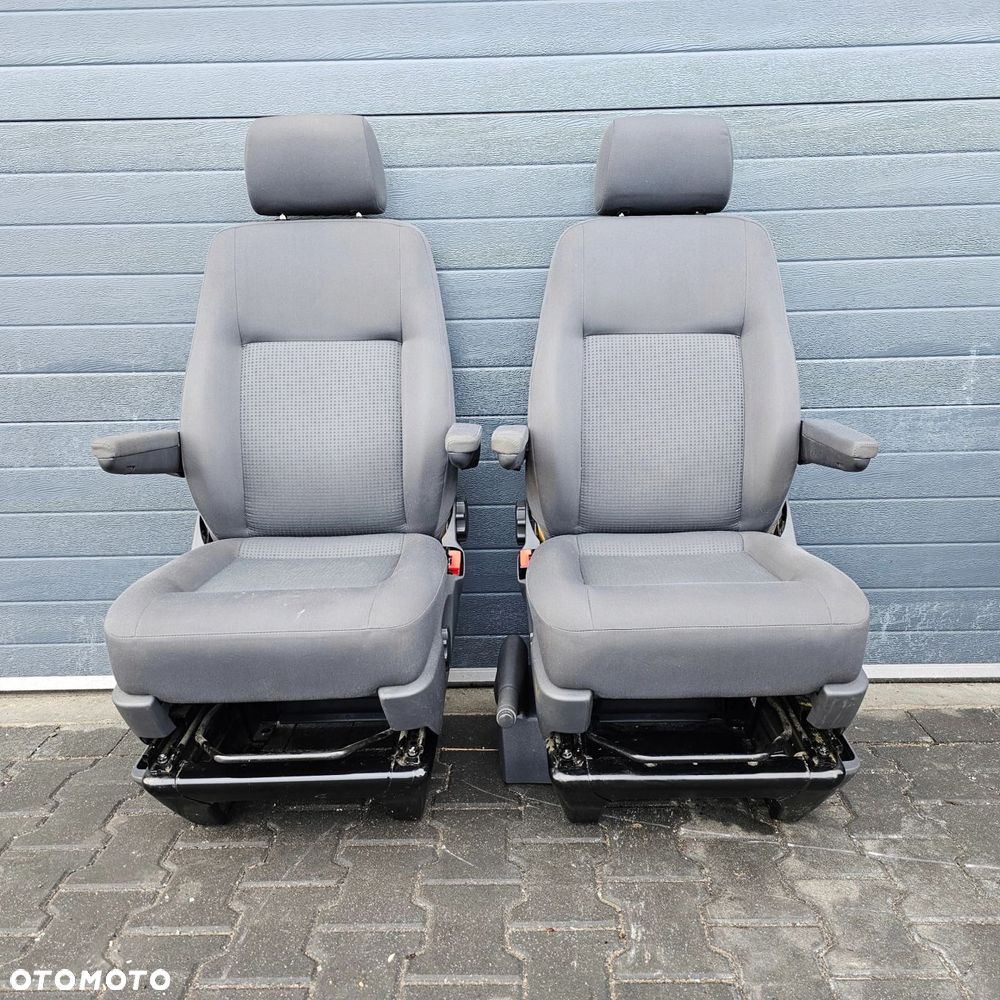 VW T5 T6 CARAVELLE fotel fotele kierowca pasażer podstawa przód ANTRACYT - 1
