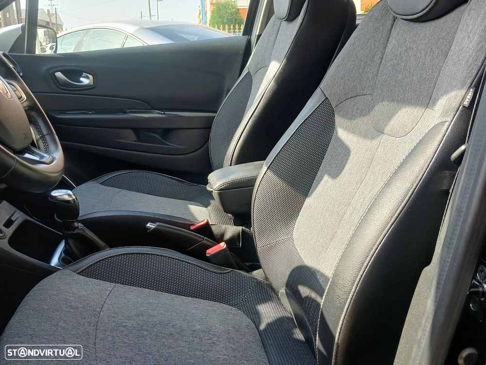 Renault Captur 1.5 dCi Exclusive XMOD - 14