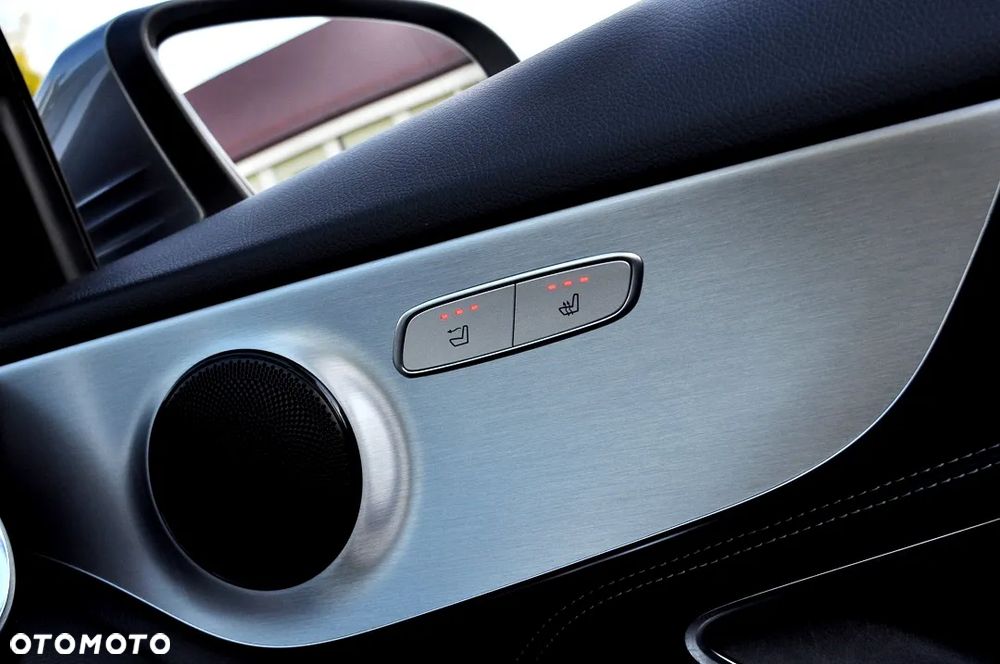 Mercedes-Benz Klasa C 180 Kabriolet 9G-Tronic - 25