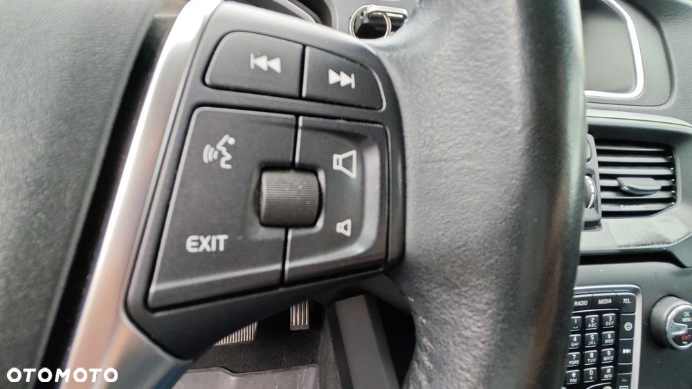Volvo V40 D3 Drive-E SCR Momentum - 16