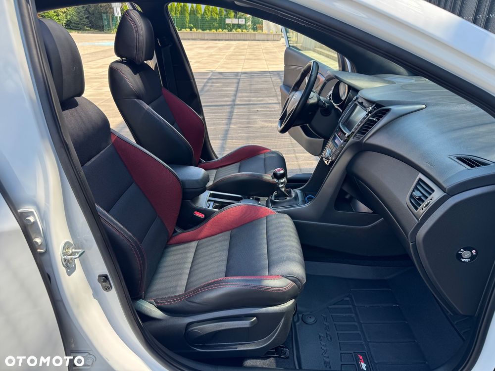 Hyundai i30 1.6 GDI Turbo Luxury - 30