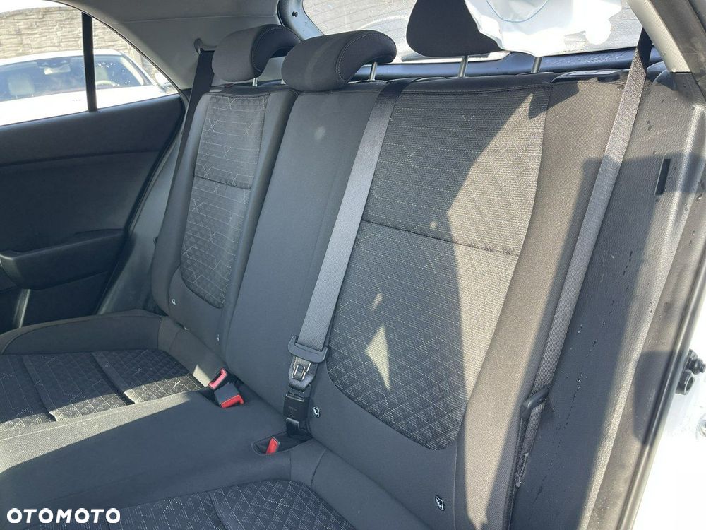 Kia Rio 1.2 Edition 7 - 10