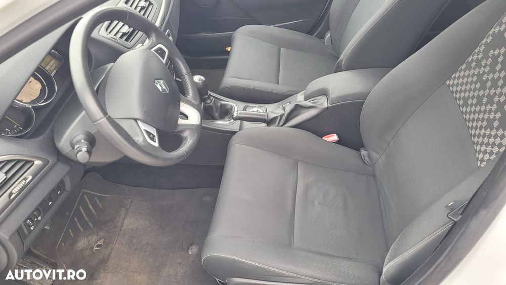 Renault Megane ENERGY dCi 110 Start & Stop Expression - 8