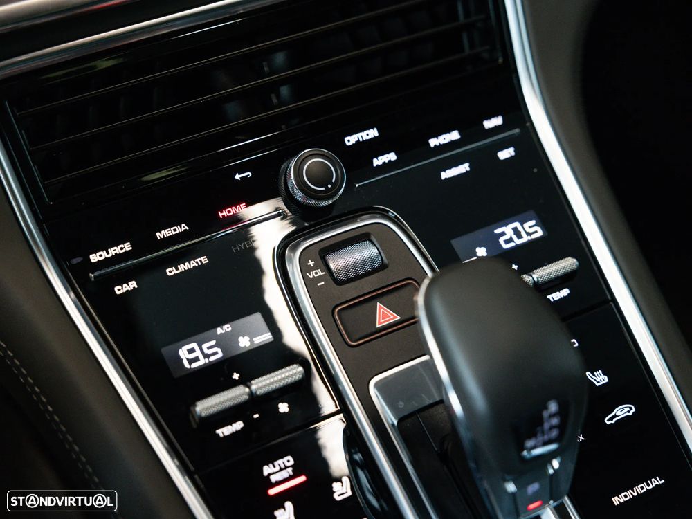 Porsche Panamera 4 E-Hybrid Platinum Edition - 28