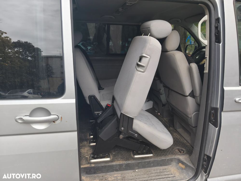 Volkswagen Caravelle - 6