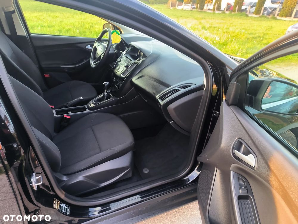 Ford Focus - 36