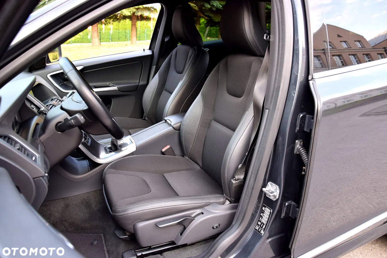 Volvo XC 60 D4 Momentum - 13