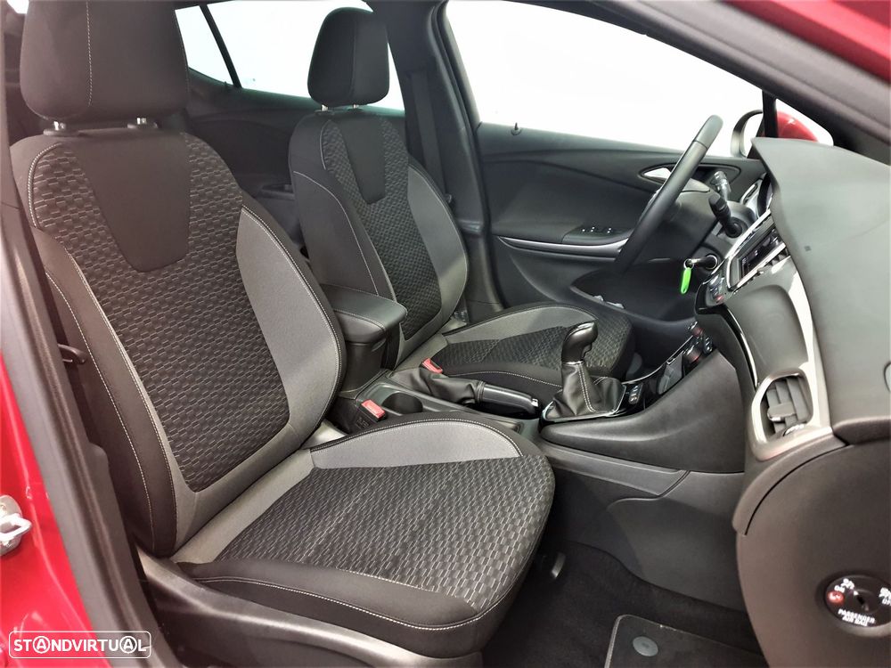 Opel Astra 1.2 T GS Line S/S - 20