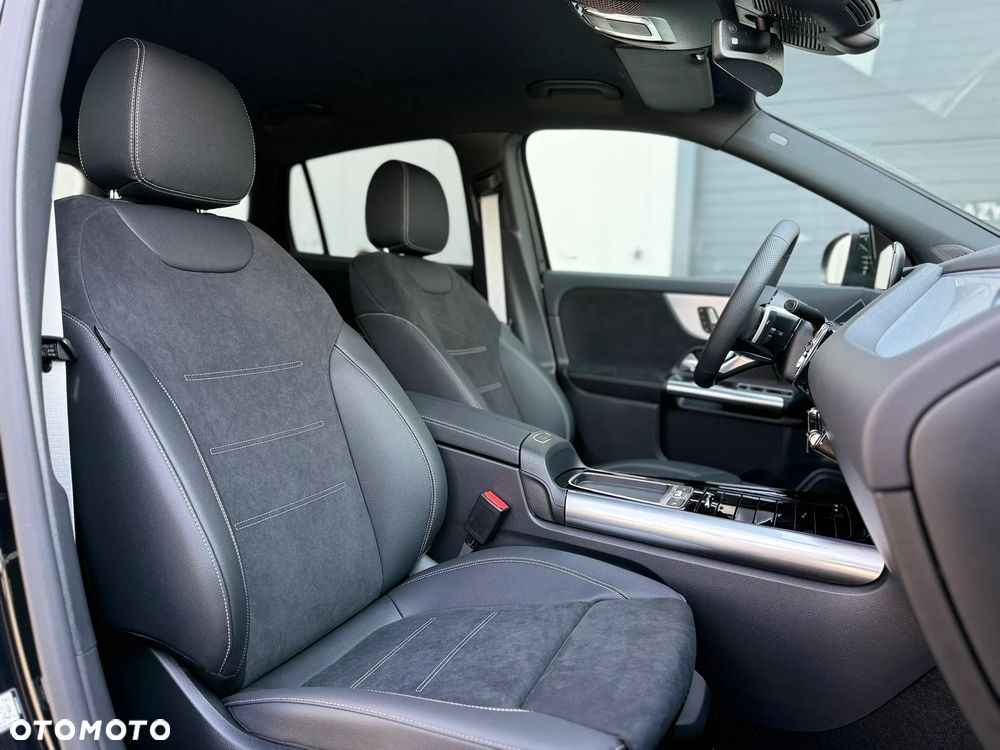 Mercedes-Benz GLA - 22