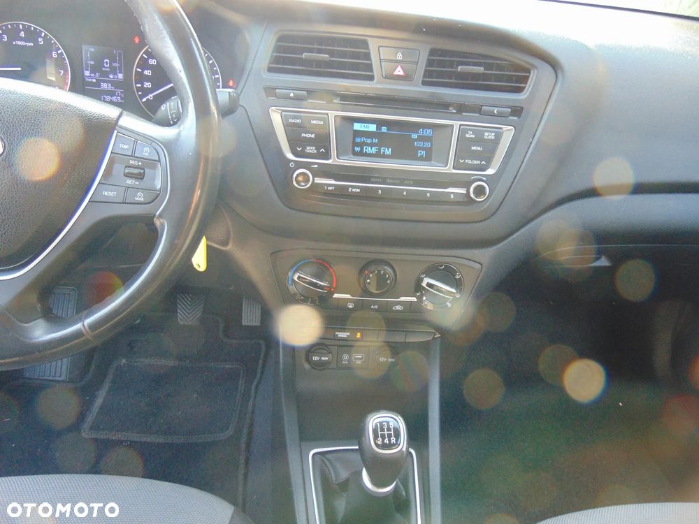 Hyundai i20 1.2 BlueDrive Classic + - 3