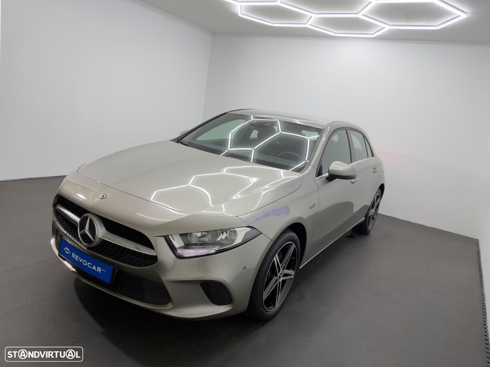 Mercedes-Benz A 250 e 8G-DCT Style - 4