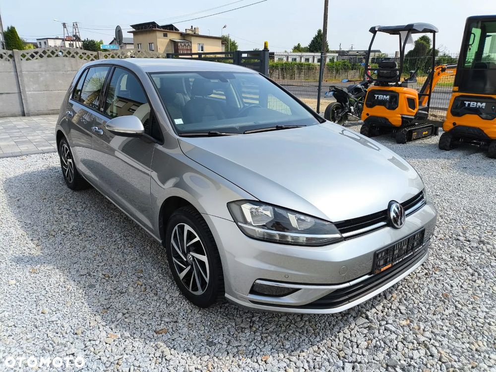 Volkswagen Golf - 8